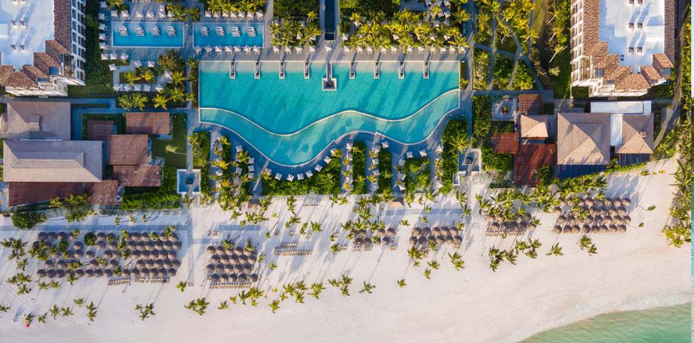 494-1000-vista-aerea-infinity-beach-pool-lopesan-costa-bavaro-resort-spa-casino-punta-cana