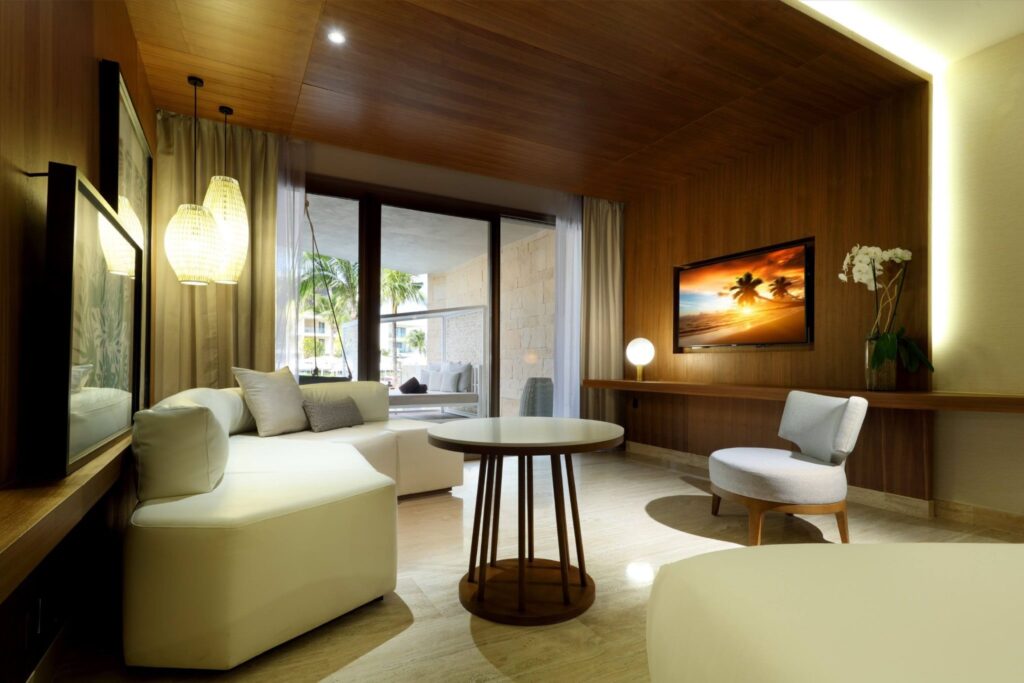 TRS-CORAL-JUNIOR-SUITE-SWIM-UP5