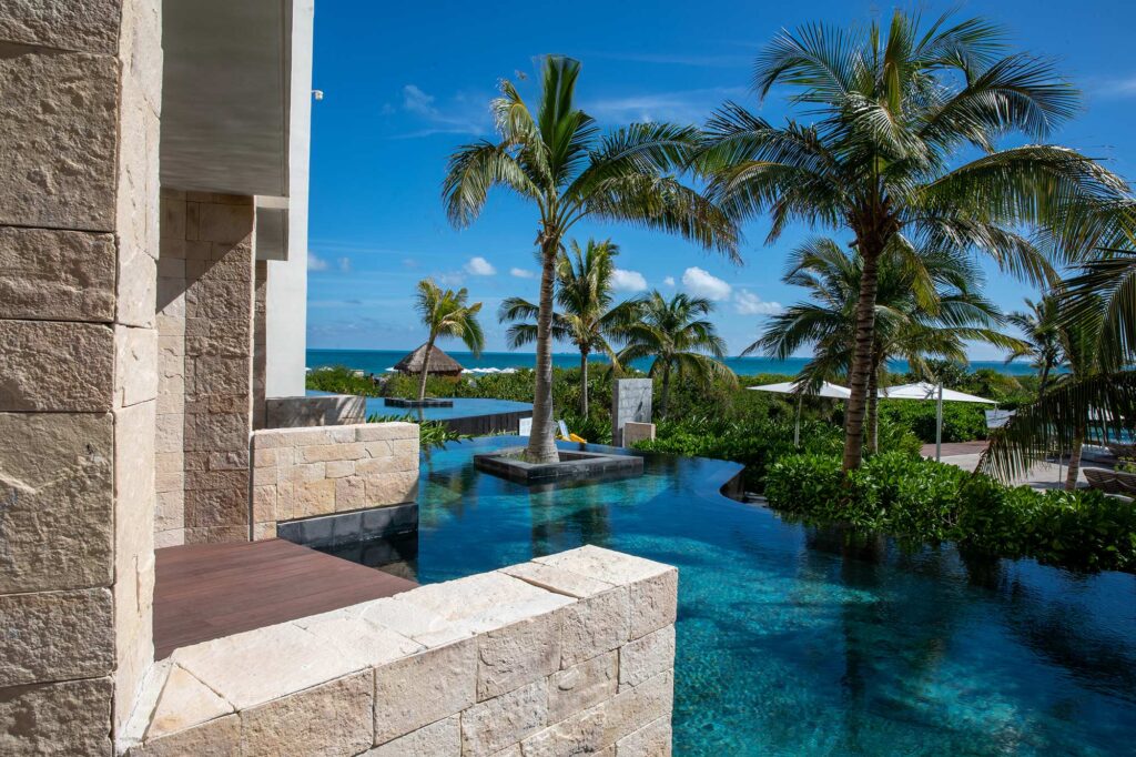 TRS-Coral-Hotel-Junior-Suite-swim-up-beachfront-ocean-view-vista