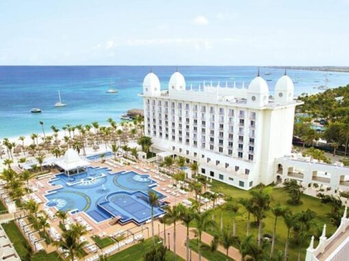 bird's eye view photo of Hotel Riu palace in Aruba on a clear day