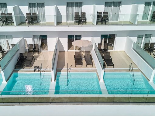 swim-up-suites-xaq